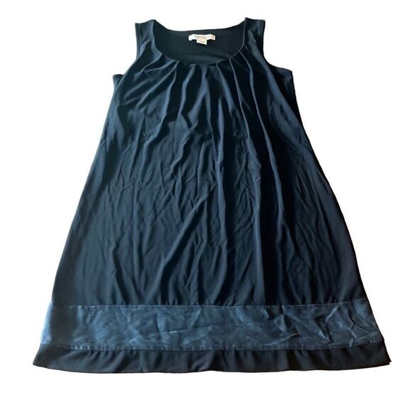 White House Black Market Dresses & Skirts - White House Black Market WHBM Black Knee Length Silk Accent Shift Dress XS LBD